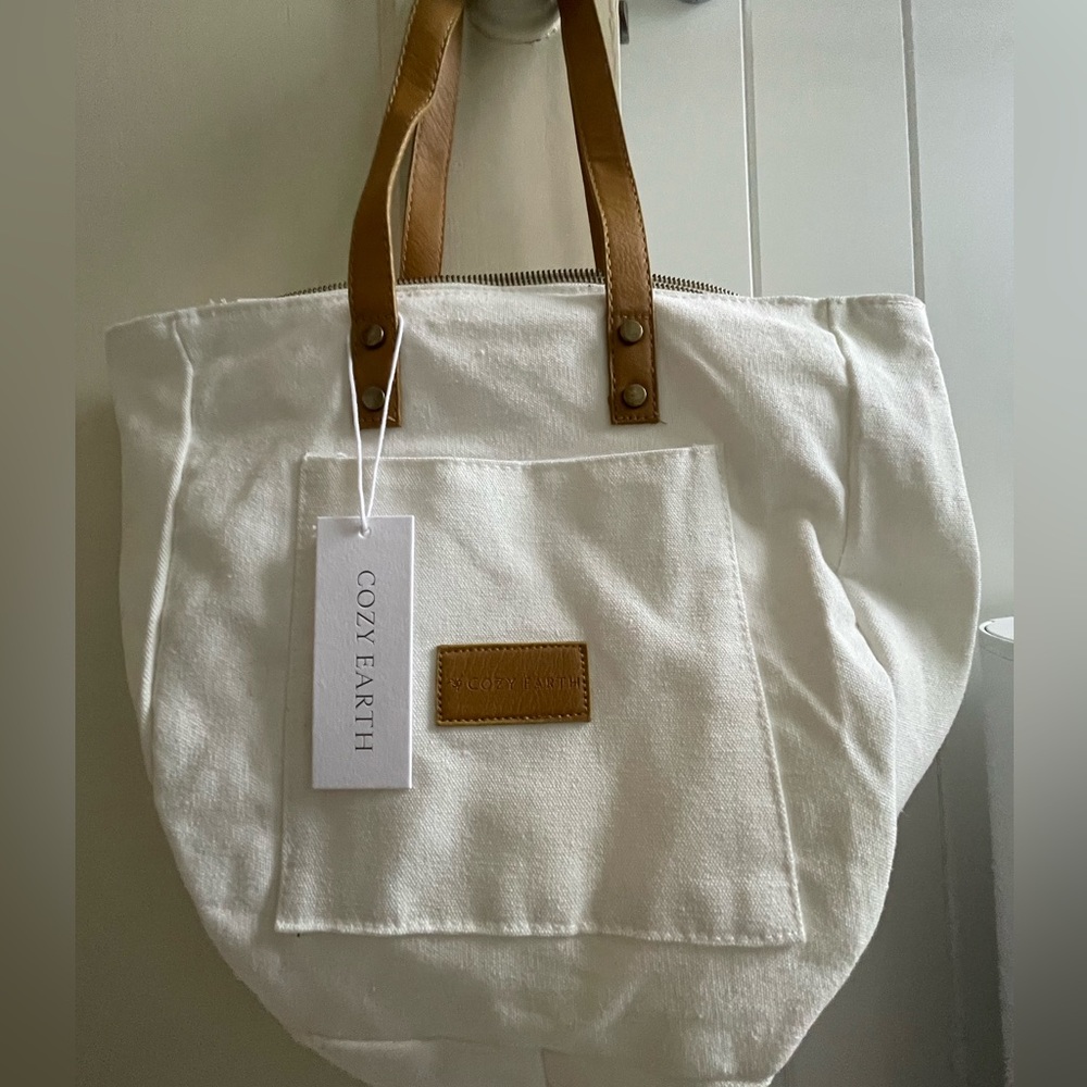Cozy earth white tote